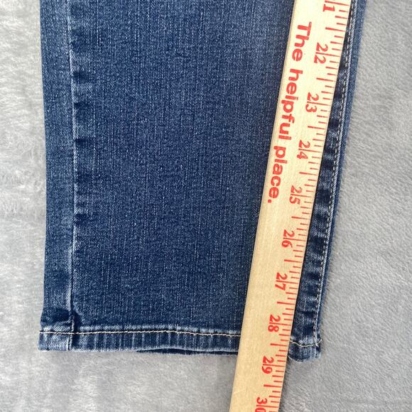 Signature Levi Strauss Women's Straight Jeans Size 8M Dark Wash - Picture 9 of 10